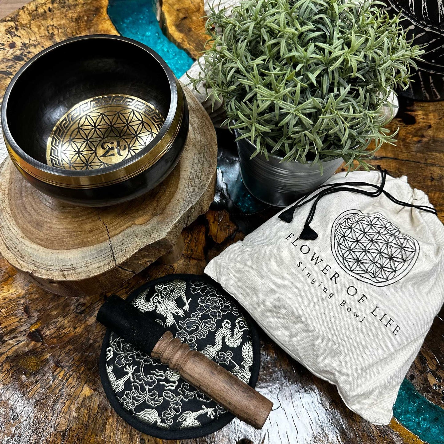Flower of Life Singing Bowl Gift Set | Hand Beaten and Engraved | 14cm | Brass | New