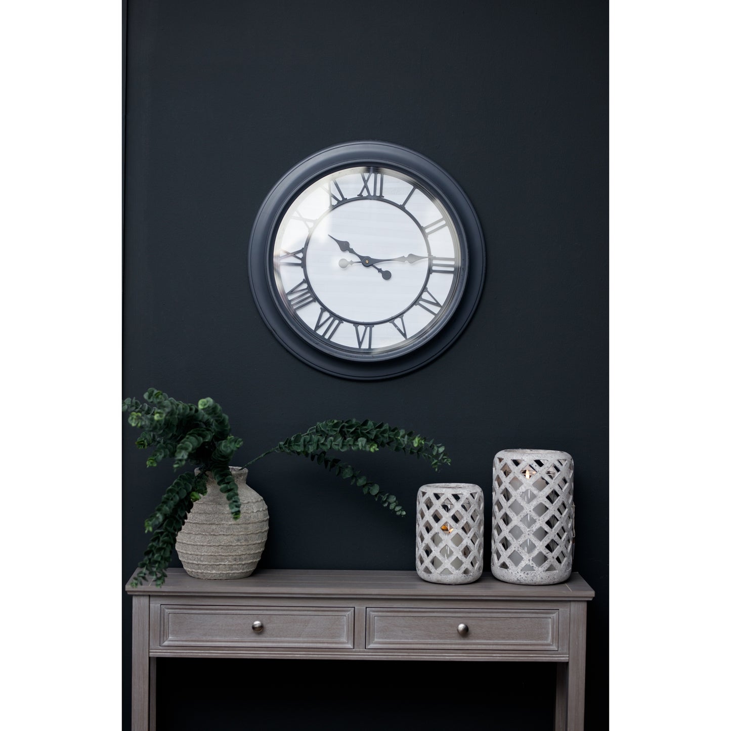 Round Wall Clock 59cm - detail