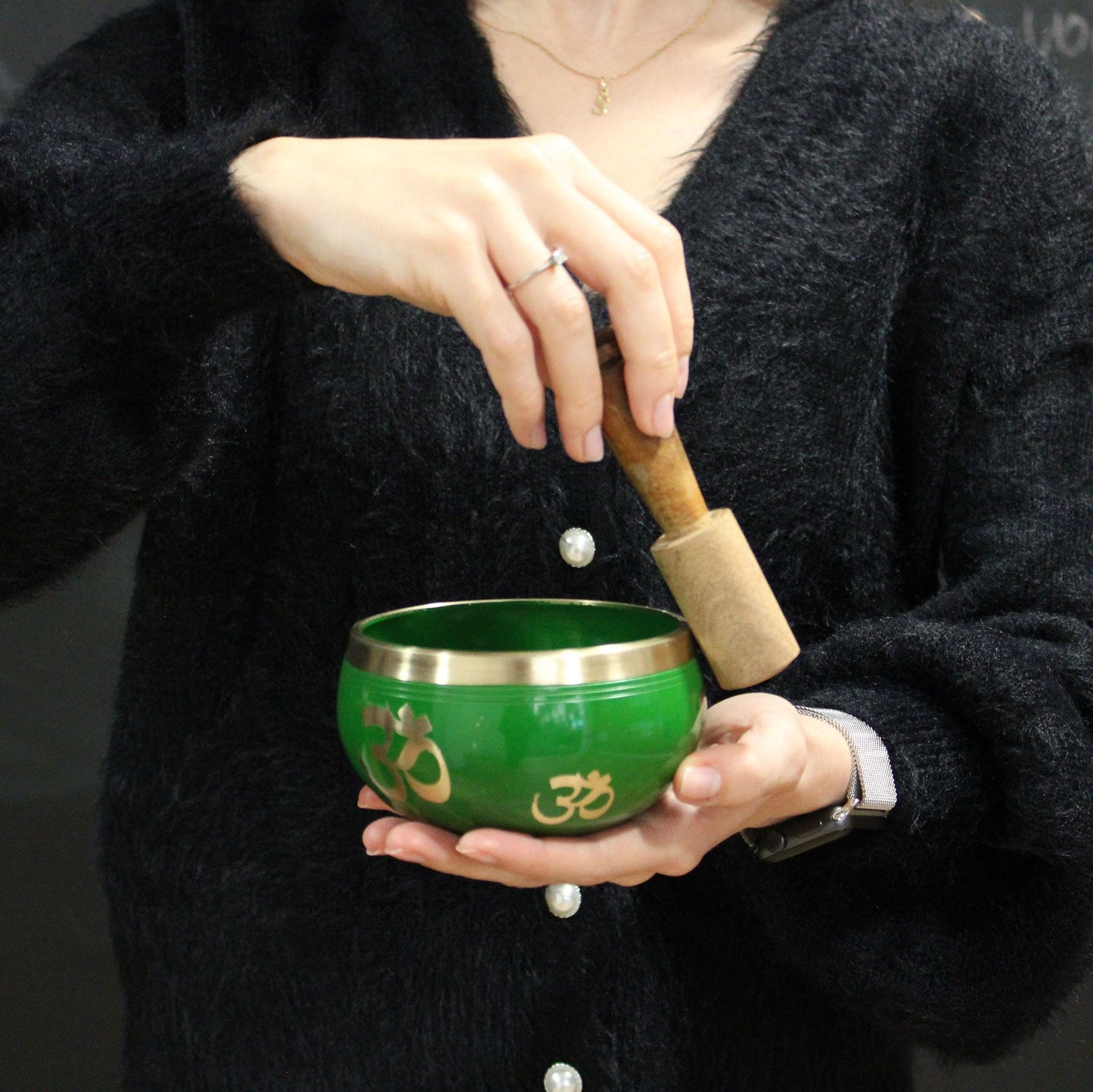 Yoga Moves Singing Bowl Set | White and Blue | F5 Note | 10.7cm | Brass | New