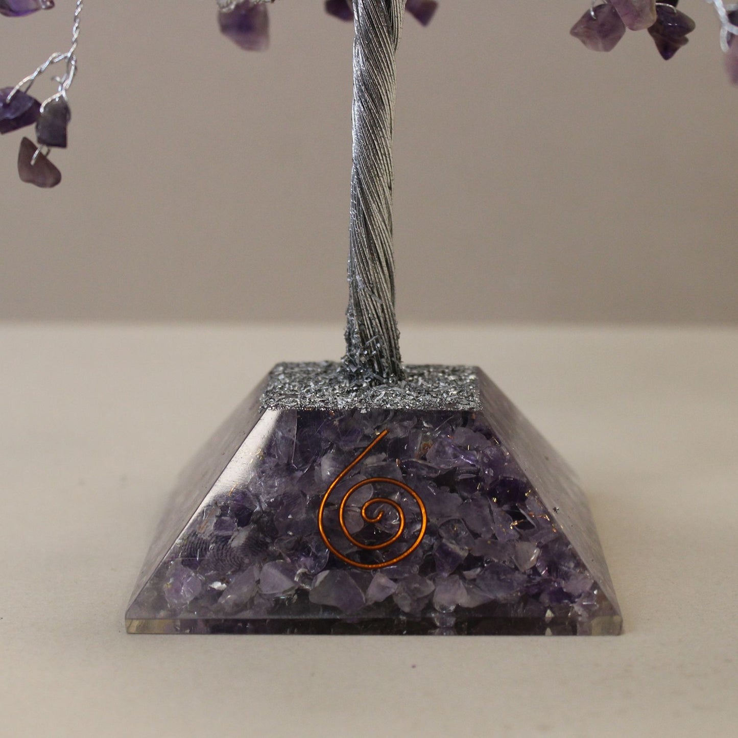 Amethyst Gemstone Tree with Orgonite Base | 320 Stones | 9x9x19cm | New