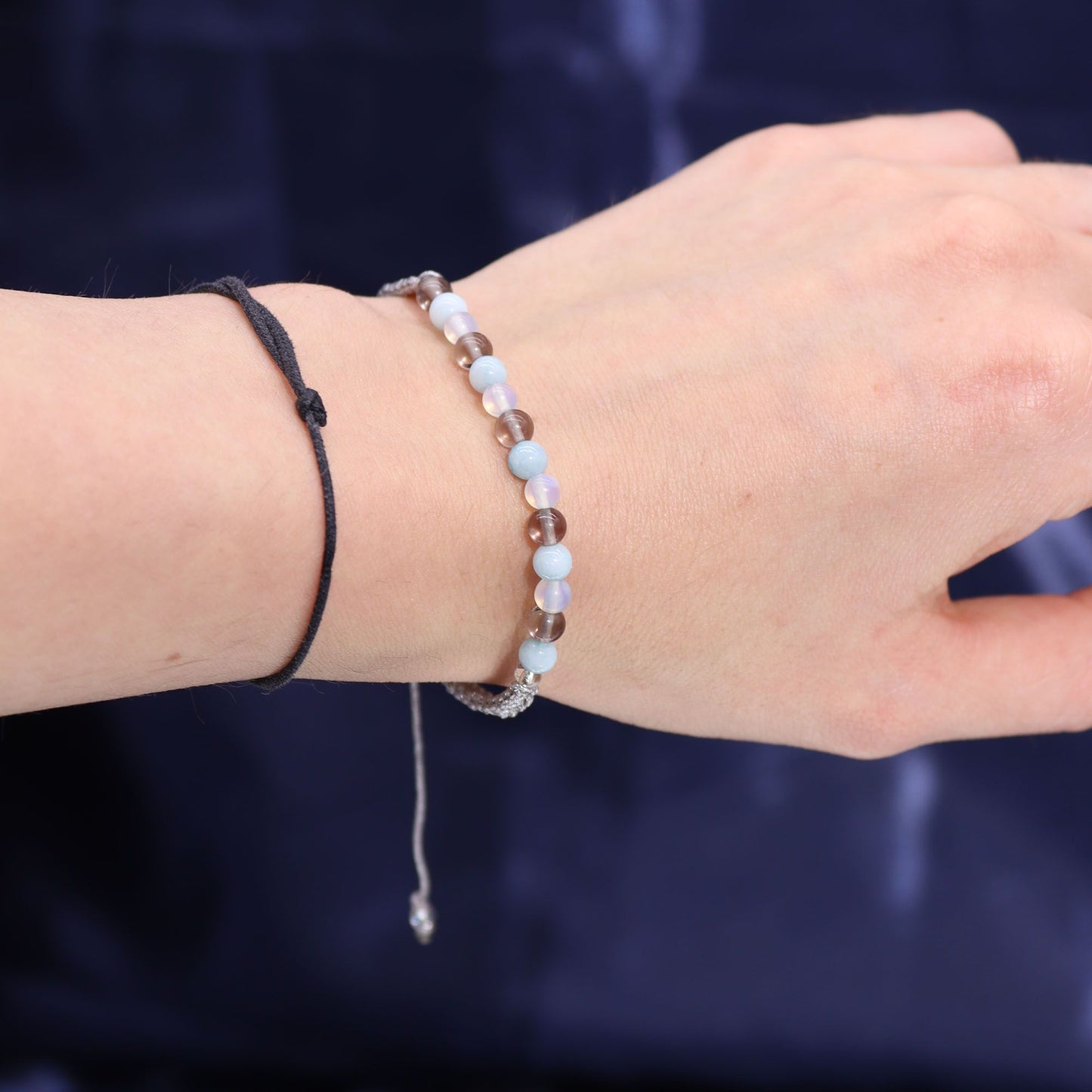 Cancer Zodiac Crystal Candle with Gemstone Bracelet | Soy Wax | Aquamarine | Smoky Quartz | Moonstone | Wooden Crackle Wick | Peruvian Pyrite