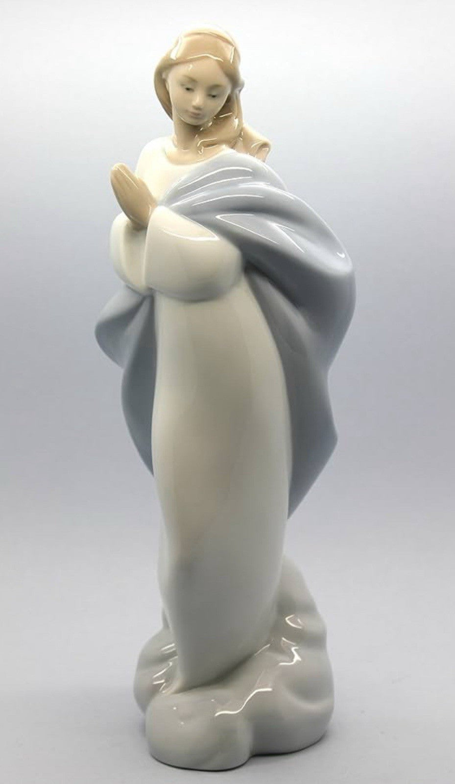 NAO by Lladro Holy Mary White | Hand-Painted Porcelain Figurine | MPN 02001441 | Made in Spain | New Boxed